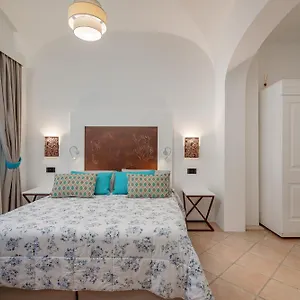 Sorella Luna Boutique, Centro Di Olbia